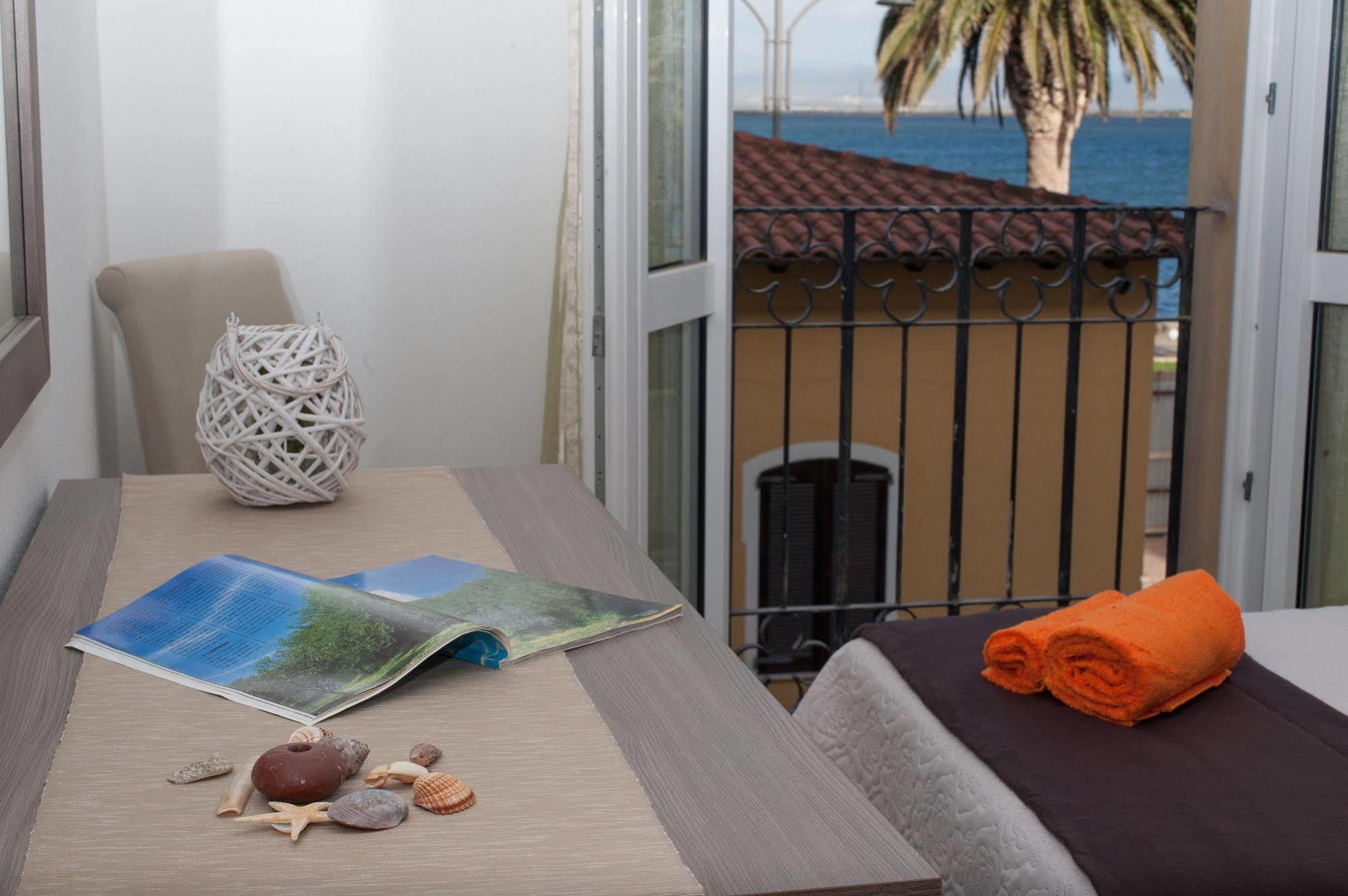 Muma Hostel SantʼAntìoco Eksteriør bilde